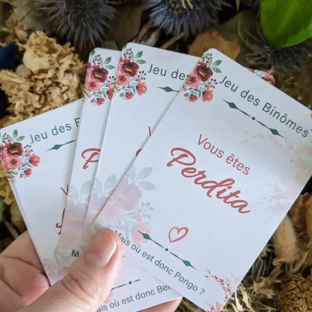 jeu des binomes mariage avec fleurs et écriture rose