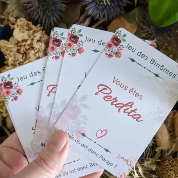 jeu des binomes mariage avec fleurs et écriture rose